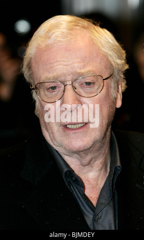 SIR MICHAEL CAINE UK FILM-PREMIERE von SLEUTH ODEON WEST END am LEICESTER SQUARE LONDON ENGLAND 18. November 2007 Stockfoto