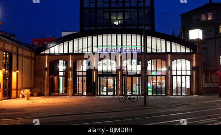 Verlag und Redaktion der Frankfurter Rundschau Zeitung, Depot Sachsenhausen in der südlichen Bahn stat. Stockfoto