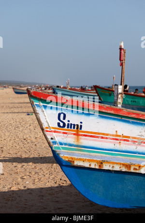 Angelboot/Fischerboot am Strand, Somatheeram Beach, Malabarian Küste bunte, staatliche Malabar, Kerala, Indien, Asien Stockfoto