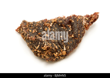 Südafrikanische Biltong auf weißem Hintergrund Stockfoto