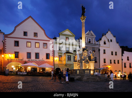 Namesti Svornosti quadratisch, historische Altstadt in den Abend, UNESCO-Weltkulturerbe Cesky Krumlov, Tschechische Republik, Europa Stockfoto