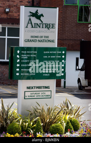 Aintree A Jockey Club Race Course The Home Grand National Kirchturmspitze zu jagen Stockfoto