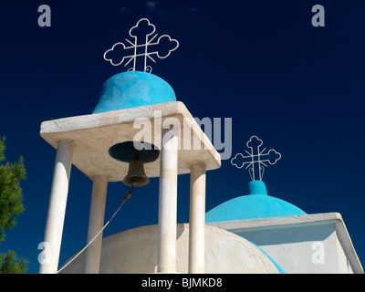 Mitilini Samos Griechenland Agios Nektarios Kirche kreuzt und Glockenturm Stockfoto