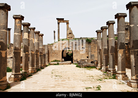 Römische Ruinen in der antiken Stadt Bosra in Syrien. Stockfoto