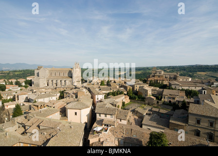 Italien, Umbrien, Orvieto, Blick Über Die Dächer der Altstadt Mit Dom | Italien, Umbrien, Blick über die Dächer von Orvieto mit Kathedrale Stockfoto