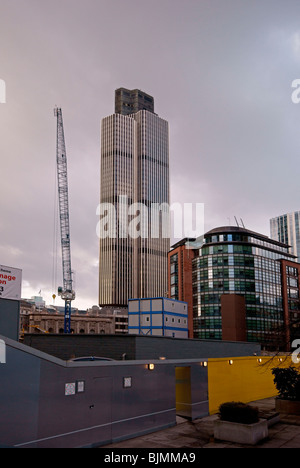 Bauplatz für das Leadenhall Gebäude mit Tower 42 als Kulisse Stockfoto
