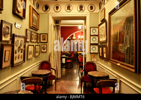 Innere des Antico Caffe Greco, Via dei Condotti, Rom, Latium, Italien, Europa Stockfoto