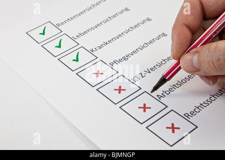 Beurteilung der persönlichen Leistungen, Renten-Versicherung, Lebensversicherung, Krankenversicherung, Pflegeversicherung, Auto hlung Stockfoto