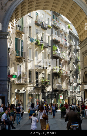 Einkaufsstraße Via Chiaia, Neapel, Kampanien, Italien | Italien, Kampanien, Neapel, shopping Straße Via Chiaia Stockfoto