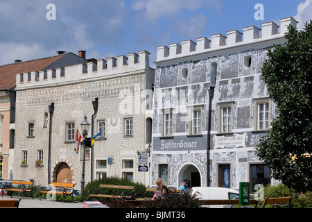 Häuser mit Sgraffito Dekorationen, wichtigsten Platz von Gmünd, Region Waldviertel, Niederösterreich, Österreich Stockfoto