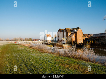 Die Abtei Mühle Schleuse bei Tewkesbury, Gloucestershire, im Winter. Stockfoto