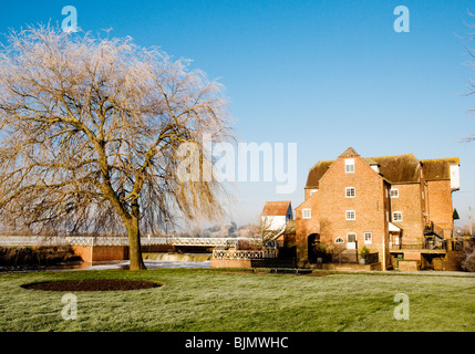 Die Abtei Mühle Schleuse bei Tewkesbury, Gloucestershire, im Winter. Stockfoto