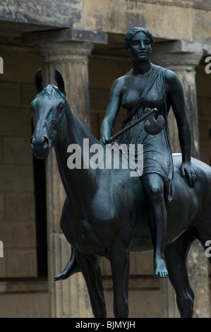 Statue vor neuen Museums, Museumsinsel Berlin Deutschland Stockfoto