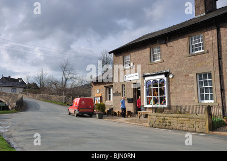 Postamt & Puddleducks Teestube, Dunsop Bridge in den Wald von Bowland Stockfoto