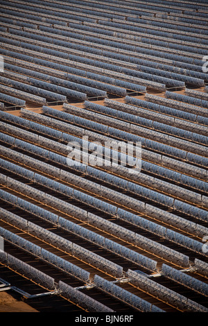 Luftaufnahme von Nevada Solar One Kraftwerk, konzentrierte sich das größte Solarkraftwerk der Welt In Boulder City, NV. Stockfoto
