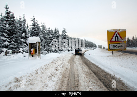 Ein Laie durch auf der A9-Straße, nahe dem Slochd-Gipfel, Invernesshire, Highland Region, Schottland, UK Stockfoto