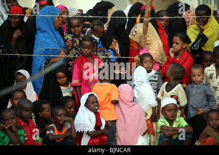 Swahili-Frauen einige tragen traditionelle Kleidung beobachten die traditionellen Feste Maulidi Stockfoto