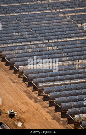 Luftaufnahme von Nevada Solar One Kraftwerk, konzentrierte sich das größte Solarkraftwerk der Welt In Boulder City, NV. Stockfoto