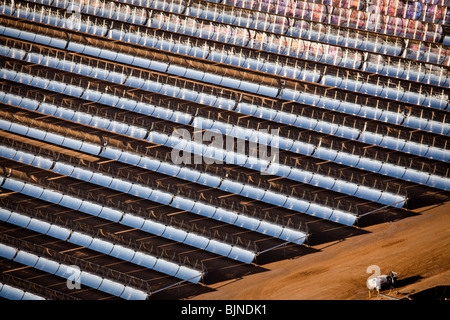 Luftaufnahme von Nevada Solar One Kraftwerk, konzentrierte sich das größte Solarkraftwerk der Welt In Boulder City, NV. Stockfoto