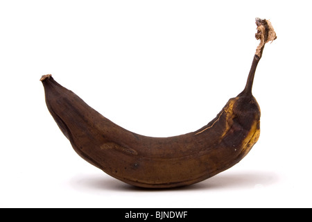 Braun über reife Banane isoliert vor weißem Hintergrund. Stockfoto