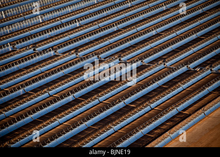 Luftaufnahme von Nevada Solar One Kraftwerk, konzentrierte sich das größte Solarkraftwerk der Welt In Boulder City, NV. Stockfoto