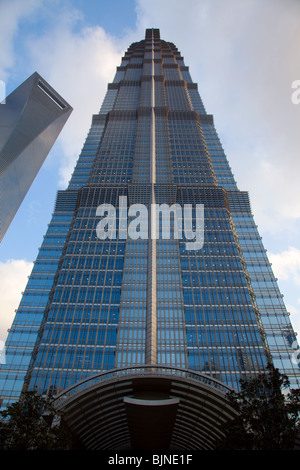 Jin-Mao-Tower rechts und Shanghai World Financial Center links, Pudong, Shanghai, China, Stockfoto