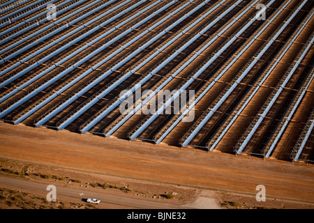 Luftaufnahme von Nevada Solar One Kraftwerk, konzentrierte sich das größte Solarkraftwerk der Welt In Boulder City, NV. Stockfoto