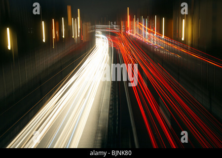 Feierabendverkehr auf der Autobahn A40, Essen, Deutschland Stockfoto