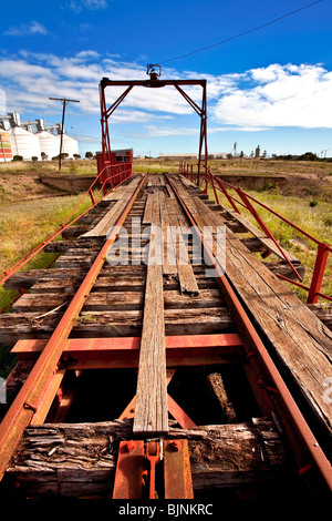 Wallaroo Getreide Silos und alten Zug umdrehen Stockfoto