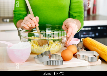 Zutaten für backen Kekse in Glasschale Stockfoto