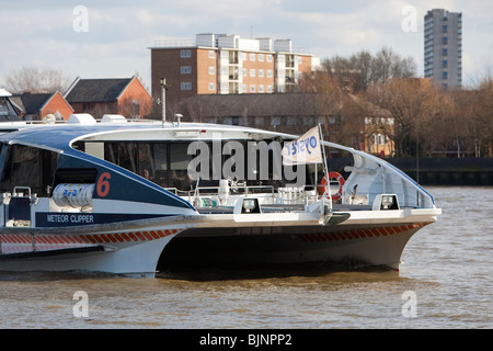 High-Speed-Katamaran auf Themse, London. Stockfoto