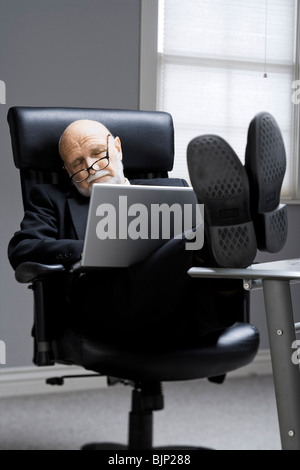Nahaufnahme der Geschäftsmann im Büro schlafen Stockfoto