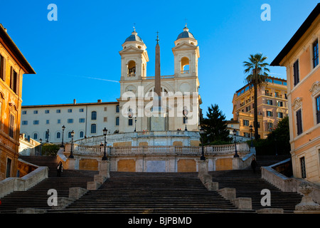 Piazza di Spagna und Trinità dei Monti Kirche, Rom Stockfoto