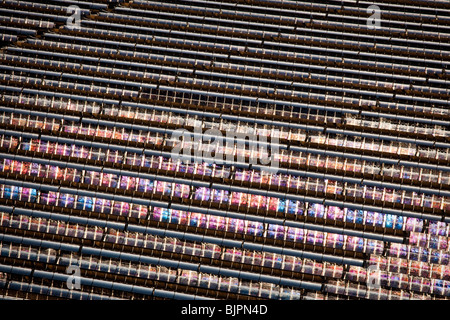 Luftaufnahme von Nevada Solar One Kraftwerk, konzentrierte sich das größte Solarkraftwerk der Welt In Boulder City, NV. Stockfoto
