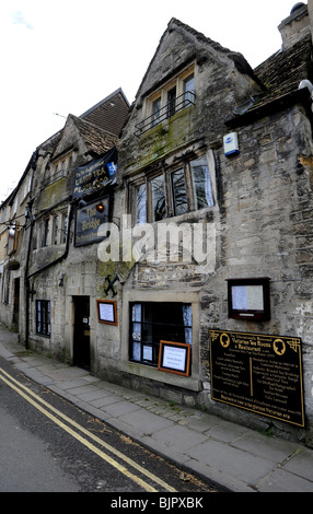 Die Brücke Tea Rooms und Restaurant beliebte Touristenattraktion gebaut im Jahre 1675 in Bradford on Avon Stockfoto