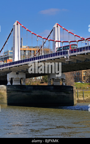 Chelsea Bridge, London, Vereinigtes Königreich Stockfoto