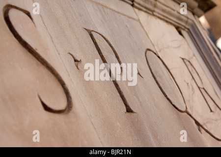 SPQR Inschrift Initialen für die Phrase Senatus Populusque Romanus bedeutet den Senat und Volk von Rom Italien Stockfoto