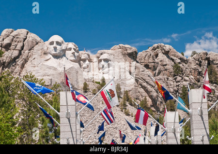 Allee der Fahnen, Mount Rushmore National Memorial, South Dakota, USA Stockfoto