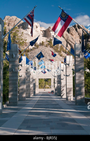 Allee der Fahnen, Mount Rushmore National Memorial, South Dakota, USA Stockfoto