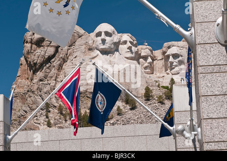 Allee der Fahnen, Mount Rushmore National Memorial, South Dakota, USA Stockfoto