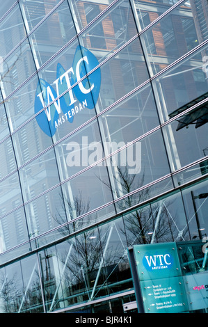 Einer der Eingänge auf das World Trade Center in Amsterdam Zuid, Niederlande Stockfoto