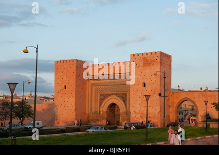 Dies ist ein Bild von der Bab el Khemis Tor in Meknès, Marokko. Stockfoto