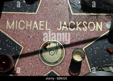 MICHAEL JACKSON-STAR MICHAEL JACKSON WALK OF FAME STAR VIGIL HOLLYWOOD LOS ANGELES CA USA 1. Juli 2009 Stockfoto