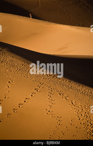 Sanddünen bei Stovepipe Wells in Death Valley Nationalpark, Kalifornien, USA. Stockfoto