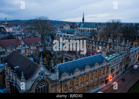 Blick von der Aussichtsplattform von St Mary Kirche der Gottesmutter im Radcliffe Square, Oxford, Uk Stockfoto