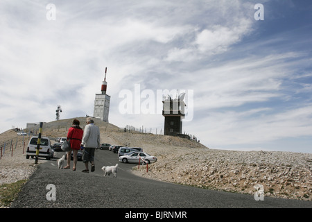 Fußgänger in der Nähe von dem Gipfel des Mont Ventoux, in Vaucluse, Provence, Frankreich Stockfoto