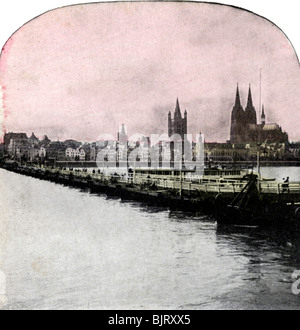 Die Brücke von Booten über den Rhein, Köln, Deutschland, im frühen 20. Jahrhundert. Artist: Unbekannt Stockfoto