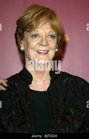 DAME MAGGIE SMITH BERLIN FILM FESTIVAL POTSDAMER PLATZ BERLIN Deutschland 10. Februar 2002 Stockfoto