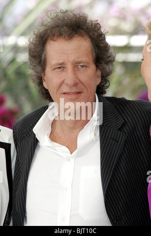 GEOFFREY RUSH CANNES Filmfestival 2004 CANNES Frankreich 15 Mai 2004 Stockfoto