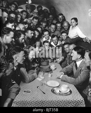 Adolf Hitler (1889-1945), deutscher Diktator, 1933. Artist: Unbekannt Stockfoto